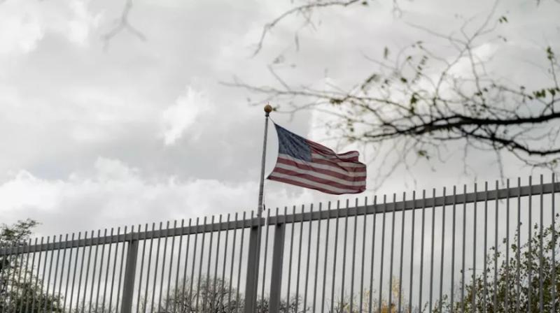 Посольство США оголосило, що залишається у Києві, попри погрози Росії