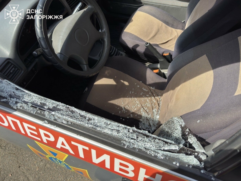 У Запоріжжі ворожий дрон атакував будівлю ДСНС: пошкоджено службові авто