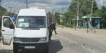 fpv-дрон атакував маршрутний автобус в селищі Балабине