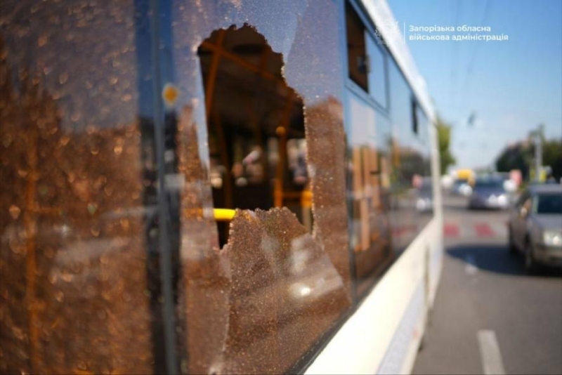 Внаслідок атаки по автобусу у Запоріжжі постраждали двоє дітей і пʼятеро дорослих
