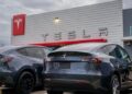 У Китаї судять Tesla за “несправжній” автопілот