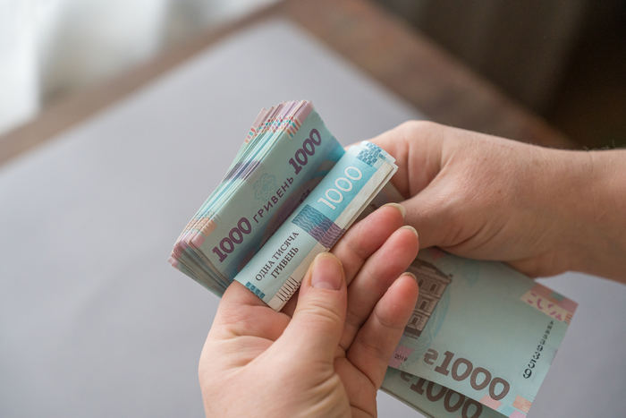 Гаманці жителів Хмельниччини: скільки заробляємо у 2026 році та хто опинився в "борговій ямі"
