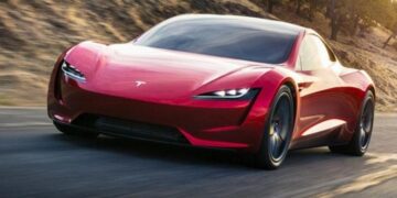 Tesla знову переносить показ Roadster: обіцяні “ракетні” технології не готові