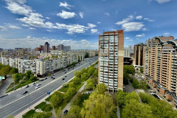 Рух на бульварі Лесі Українки обмежено майже на місяць: графік та схема