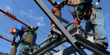 «Уламки БпЛА пошкодили високовольтні лінії»: в Запоріжжяобленерго розповіли подробиці ворожої атаки, яка залишила без світла 50 тисяч абонентів