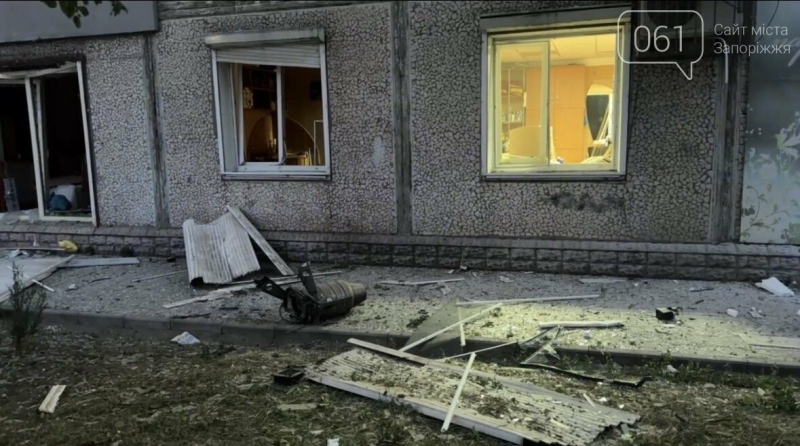 Поранені люди, понівечені авто та пошкоджені магазини: наслідки удару по Шевченківському району Запоріжжя, - ФОТО