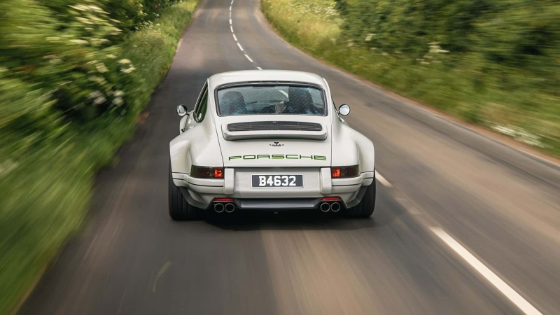Рестомод Porsche 911 (964) Theon Design: вуглепластик та 6000 годин ручної роботи