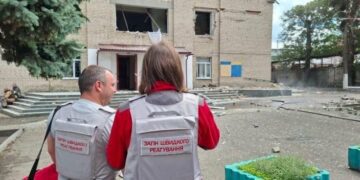 Волонтери «Червоного Хреста» показали, як виглядає будинок культури у Вільнянську після атаки БпЛА