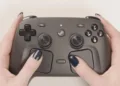 Чудова ідея! Програмістка навчила Steam Controller самостійно підповзати до зарядки