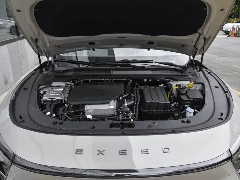 Exeed Exlantix ES 2026: ШІ-кокпіт, повернення фізичних кнопок та LiDAR на даху
