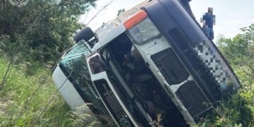 На Харківщині перекинувся автобус із дітьми та вчителями