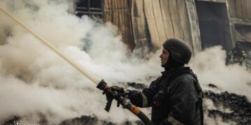 На харківському підприємстві, знищеному російською авіабомбою, знайшли фрагменти тіла людини