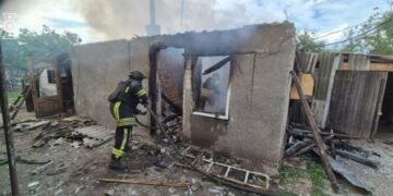 У передмісті Запоріжжя внаслідок ворожих обстрілів впродовж доби виникло сім пожеж