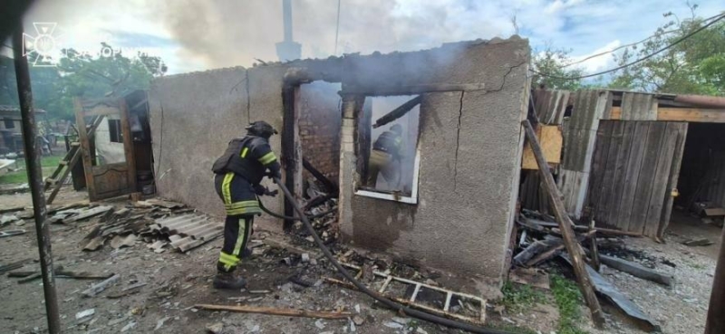 У передмісті Запоріжжя внаслідок ворожих обстрілів впродовж доби виникло сім пожеж