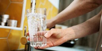 Чи безпечно пити воду з-під крана в Тернополі: у водоканалі зробили заяву