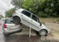 Карколомна ДТП у Тернополі:  Volkswagen після зіткнення опинився на даху іншого автомобіля (ВІДЕО)