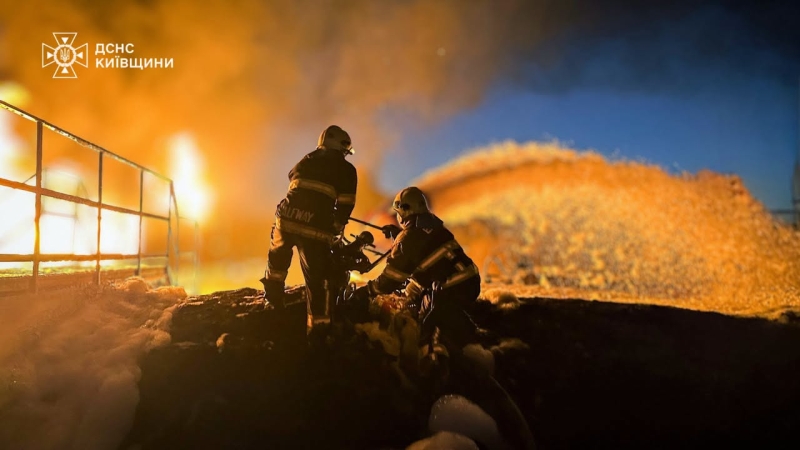 Вогонь гасили всю ніч: на Київщині ліквідовано пожежу після удару «Шахеда»