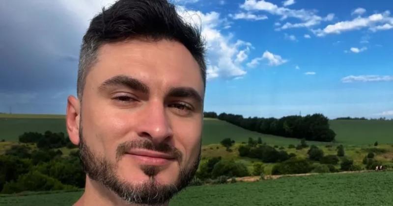 Диво-камінь із розп'яттям і слідами чорта: відомий тревел-блогер відвідав загадкове місце на Тернопільщині (ВІДЕО)