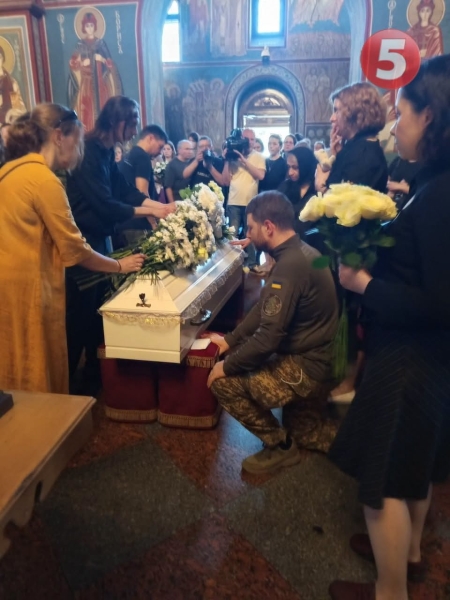 Київ попрощався з 12-річним Григорієм Глушичем, який загинув у резонансній ДТП