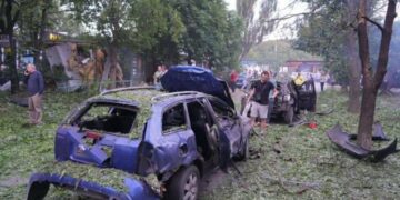 Атака дронів продовжується: у Запоріжжі пошкоджено будинок, є постраждалі