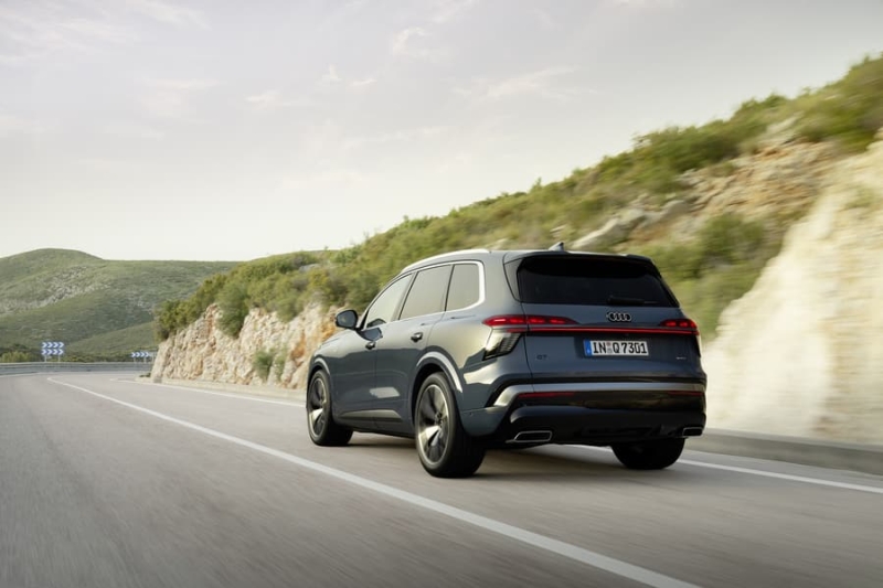 Третє пришестя Audi Q7: тепер із «розумними» фарами та трьома екранами в салоні