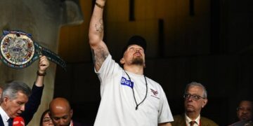 Промоутер озвучив кандидатуру на прощальну битву Усика