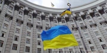 Оприлюднено зарплати урядовців за травень