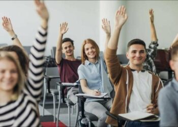В Україні змінюють старшу школу: учні з 2027 року зможуть обирати професійний напрям навчання