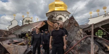 Зеленський розповів, чим росіяни вдарили по Лаврі (фото, відео)