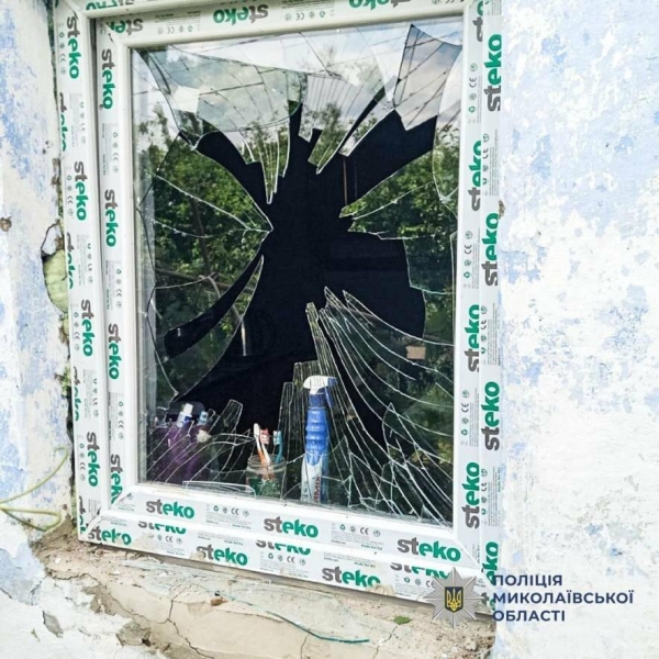 Дрон влучив у житловий будинок на Миколаївщині: четверо поранених, серед них літні люди, - ФОТО