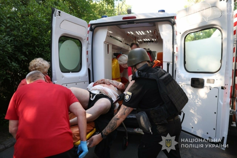Росіяни бомбардували Запоріжжя: куди влучили і що відомо про поранених та загиблих