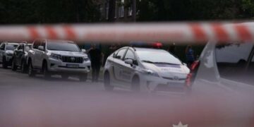 У Запоріжжі тривають слідчі дії за фактом поранення запорізьких поліцейських та застосування вогнепальної зброї проти їх нападника