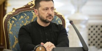Зеленський: у червні мають збільшитись виплати в армії. Мінімум 30 тисяч грн в тилу і в середньому 300 тисяч – на першій лінії