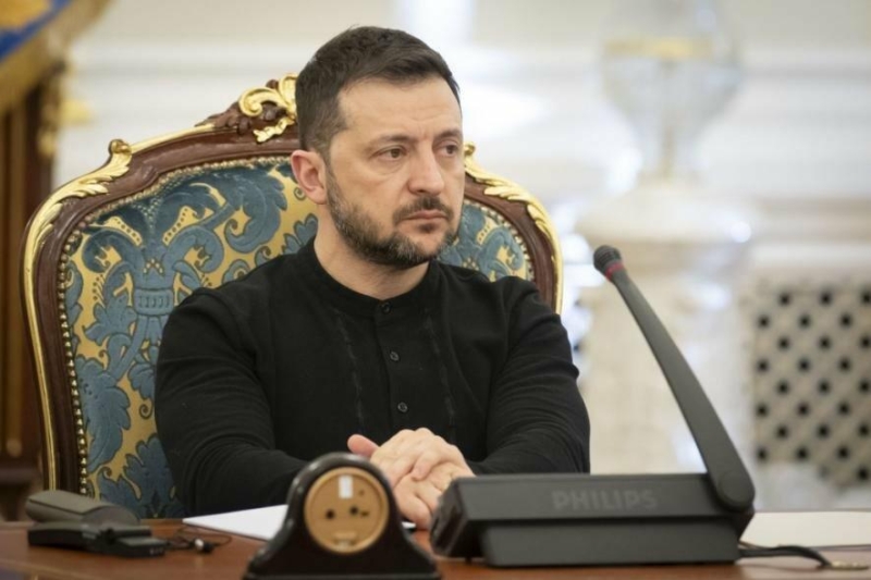Зеленський: у червні мають збільшитись виплати в армії. Мінімум 30 тисяч грн в тилу і в середньому 300 тисяч – на першій лінії