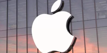 Марк Гурман про плани Apple: дев’ять смартфонів за два роки і великий ювілейний редизайн iPhone