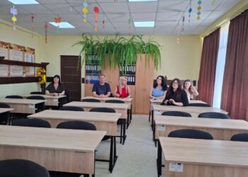 Одеську гімназію №125 обладнали новими меблями, технікою та укриттям