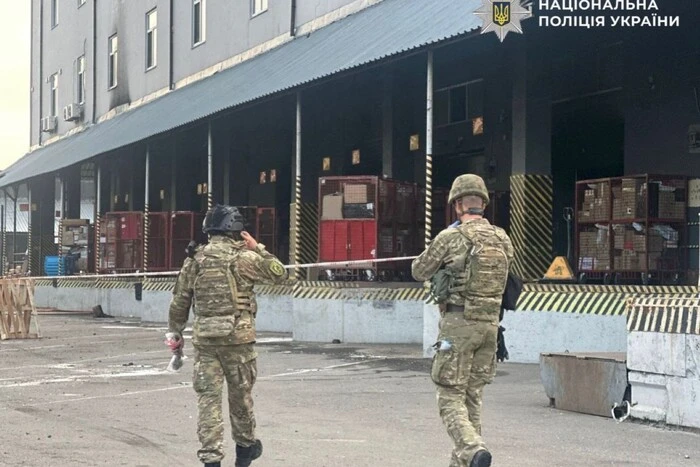 Теракт у Києві: вибух на поштовому терміналі Оболоні розслідує СБУ