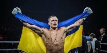 Купити підписану рукавичку та сувеніри Усика