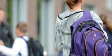 Нічні пошуки в Миколаєві: поліцейські менш ніж за годину розшукали та повернули додому зниклу 12-річну дівчинку
