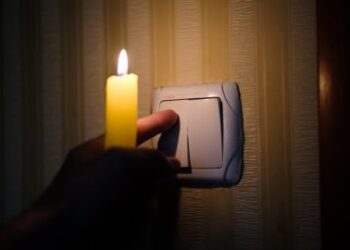 Сотні адрес без електроенергії до вечора: де у Миколаєві не буде світла, – ФОТО