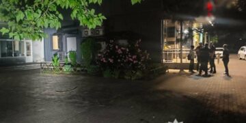 Тричі вдарив ножем біля супермаркету: у Миколаєві затримали нападника, – ФОТО