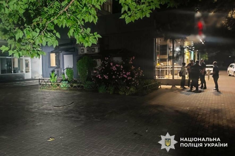 Тричі вдарив ножем біля супермаркету: у Миколаєві затримали нападника, - ФОТО