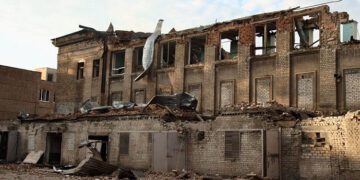 Внаслідок ворожих атак двоє людей дістали поранень