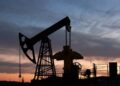 Переробка нафти в Китаї впала до мінімуму за шість років