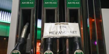 Виробництво бензину в РФ покриває лише 65% попиту – ЗМІ