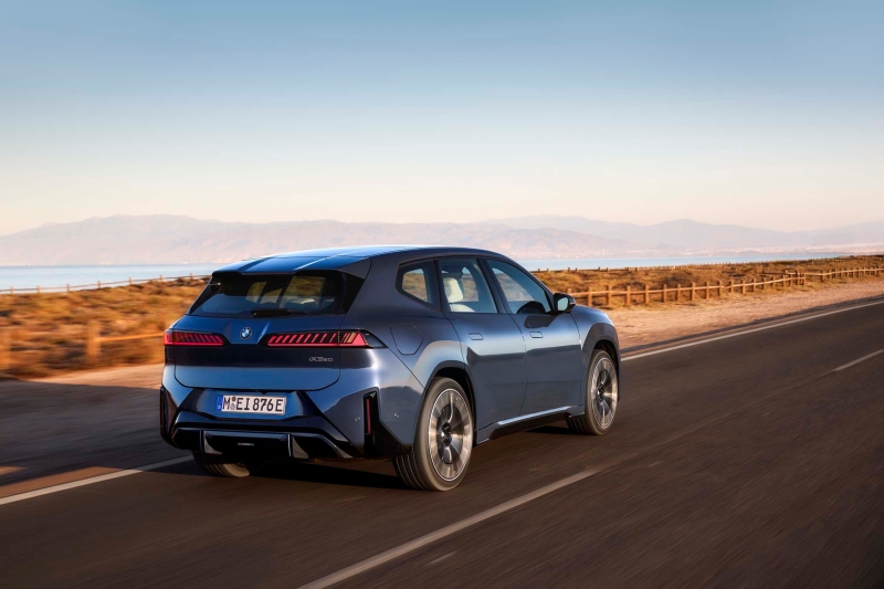 BMW iX3 LWB: 919 км ходу, 800 вольт та &laquo;мізки&raquo; від DeepSeek
