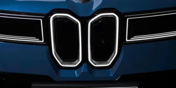 BMW iX3 LWB: 919 км ходу, 800 вольт та «мізки» від DeepSeek