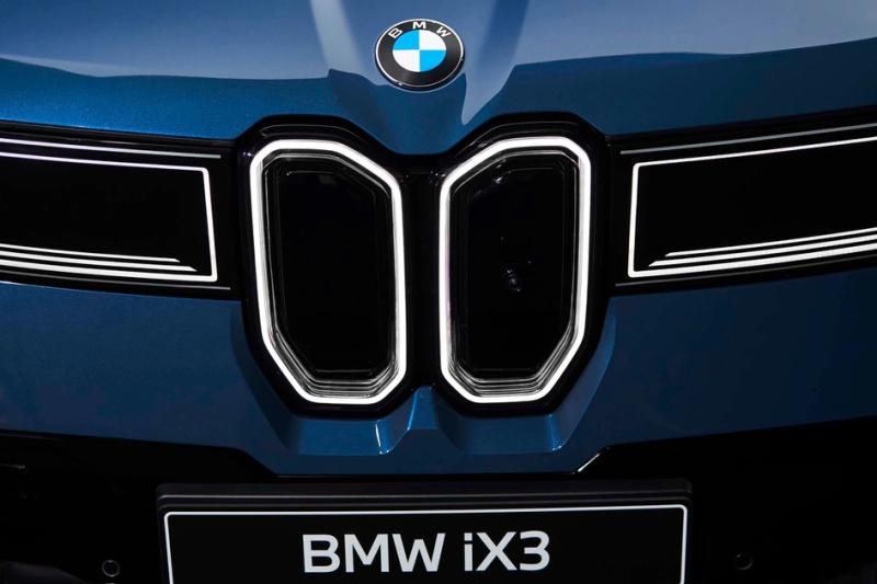 BMW iX3 LWB: 919 км ходу, 800 вольт та &laquo;мізки&raquo; від DeepSeek