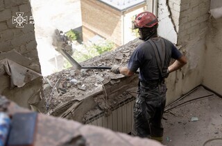 Рятувальники завершили розбір завалів у столичній багатоповерхівці, кількість жертв знову зросла