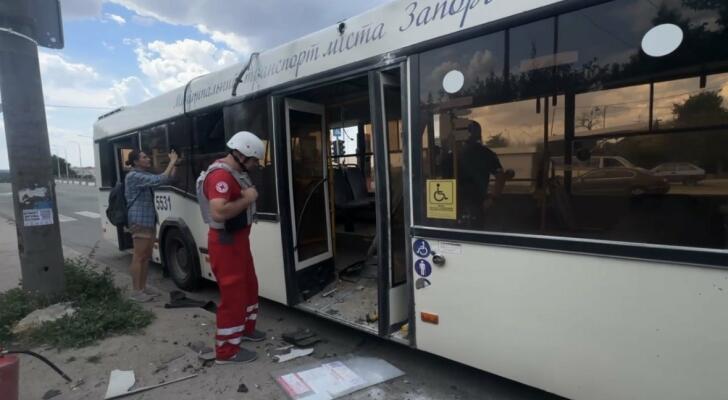 Подробиці атаки дрона по громадському автобусу у Запоріжжі